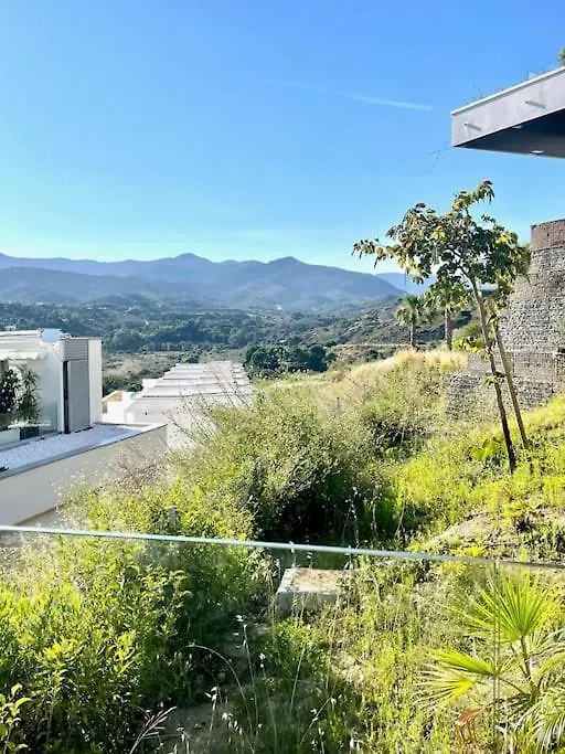 Stunning Three Bedroom Townhouse With Great Views! Estepona 0*,