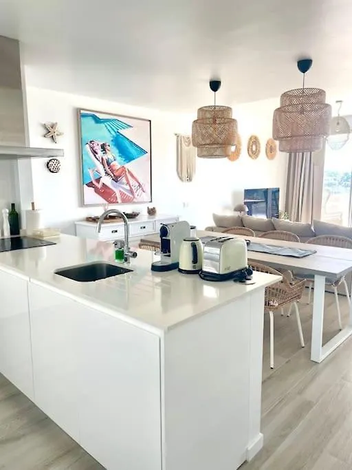 Stunning Three Bedroom Townhouse With Great Views! Estepona 0*,